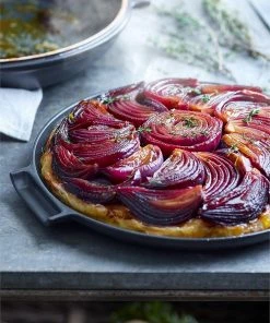 Emile Henry Tarte Tatin-Set Delight In Ardoise -Emil-Henry-Laden EH 6699 Amb Delight TarteTatin Onions V