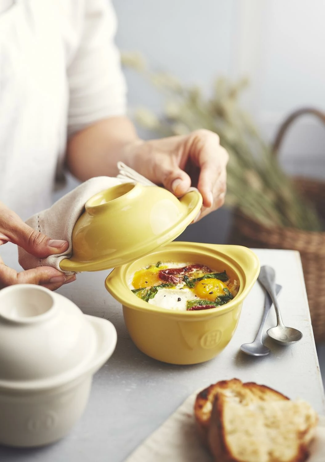 Emile Henry Mini-Auflaufform "Egg Nest" In Provence 4 Emile Henry Mini-Auflaufform "Egg Nest" In Provence - Image 4