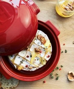 Emile Henry Cheese Baker In Grand Cru -Emil-Henry-Laden EH 8417 Amb CheeseBaker Brie Nuts Thyme Top H