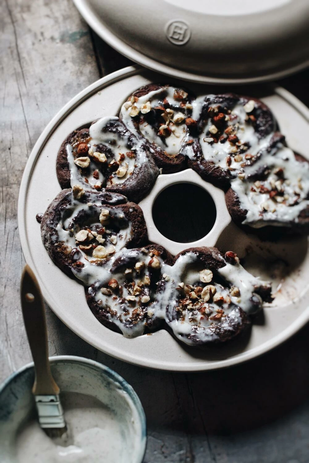 Emile Henry Brotkranz-Backform Rund In Creme 8 Emile Henry Brotkranz-Backform Rund In Creme - Image 8