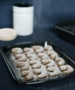 Riess Emaille Riess Mini-Backblech Aus Emaille 7 Riess Emaille Riess Mini-Backblech Aus Emaille -Emil-Henry-Laden RIESS AMBIENTE Classic Schwarzemaille Minibackblech Vanillekipferl 5630 lowres